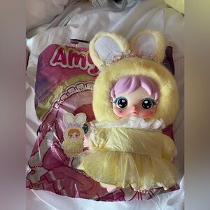 Amy 400%  - Yellow Bunny